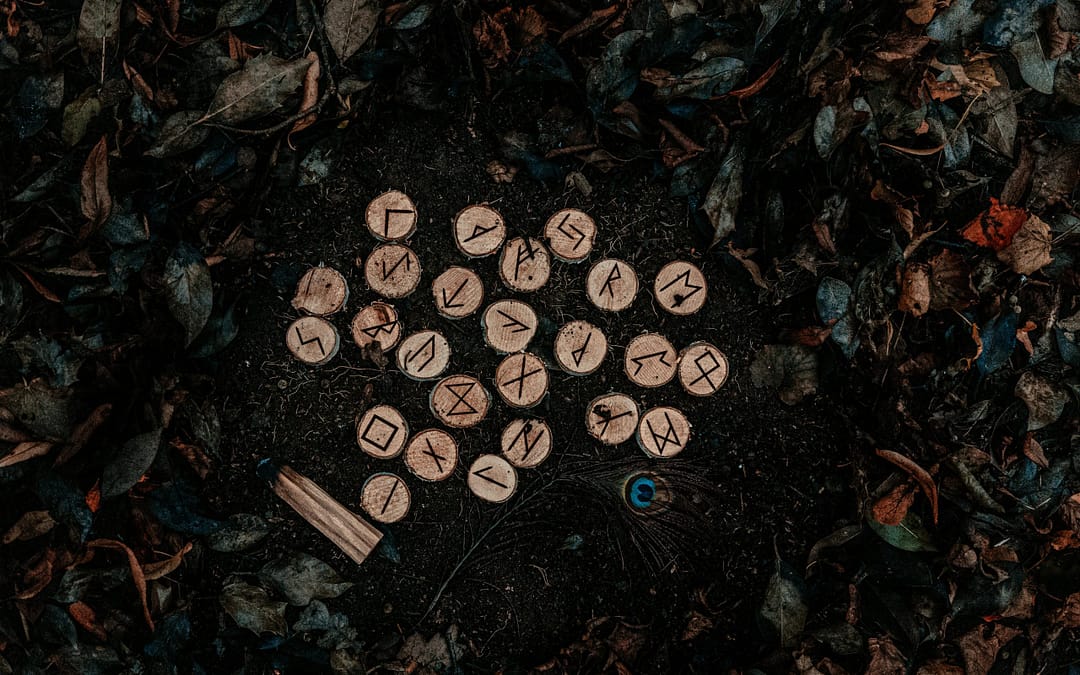 Le Rune: Un’Antica Forma di Divinazione da Scoprire – Cosa Sono Le Rune