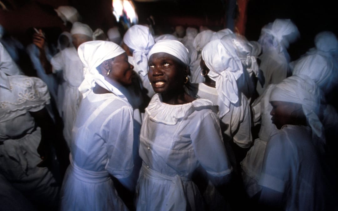 Il Vudù Dominicano e le 21 Divisioni: Un Viaggio nella Spiritualità Caraibica